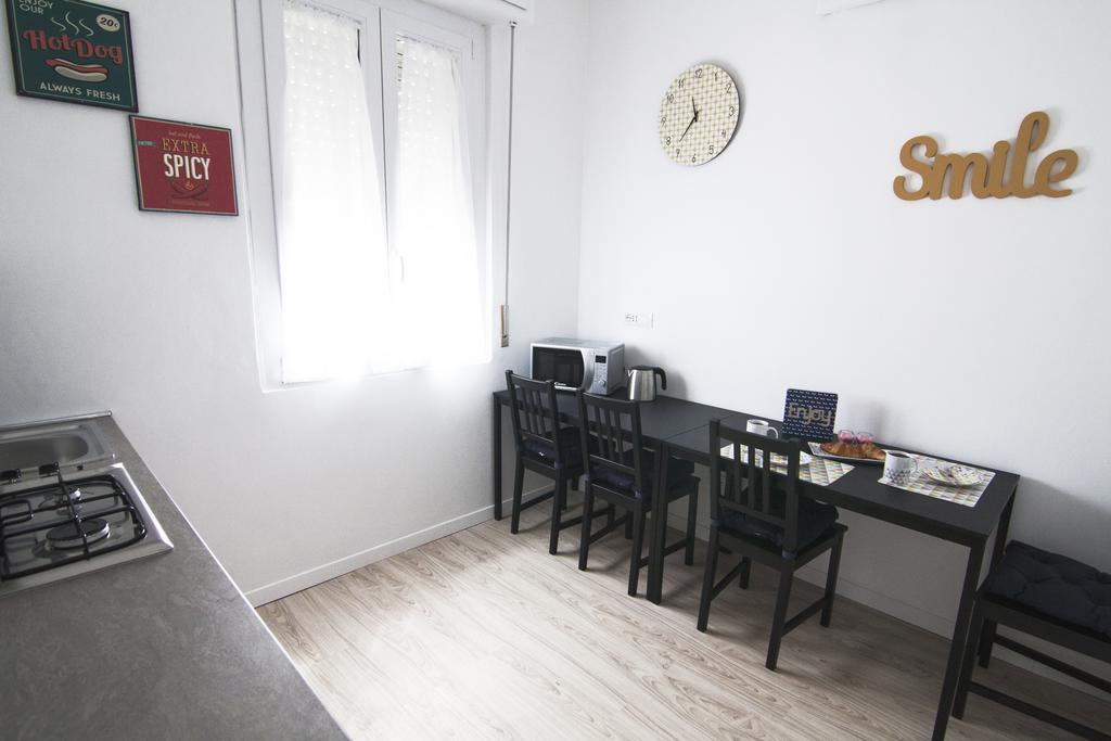 Apartamento Alessia'S Flat - Veneziano Milán Exterior foto